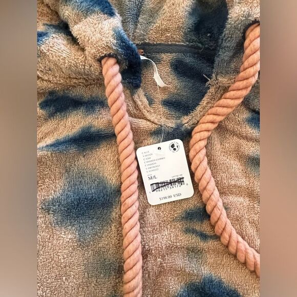 FREE PEOPLE
High Tide Sweatshirt M/L $198 - Picture 4 of 5